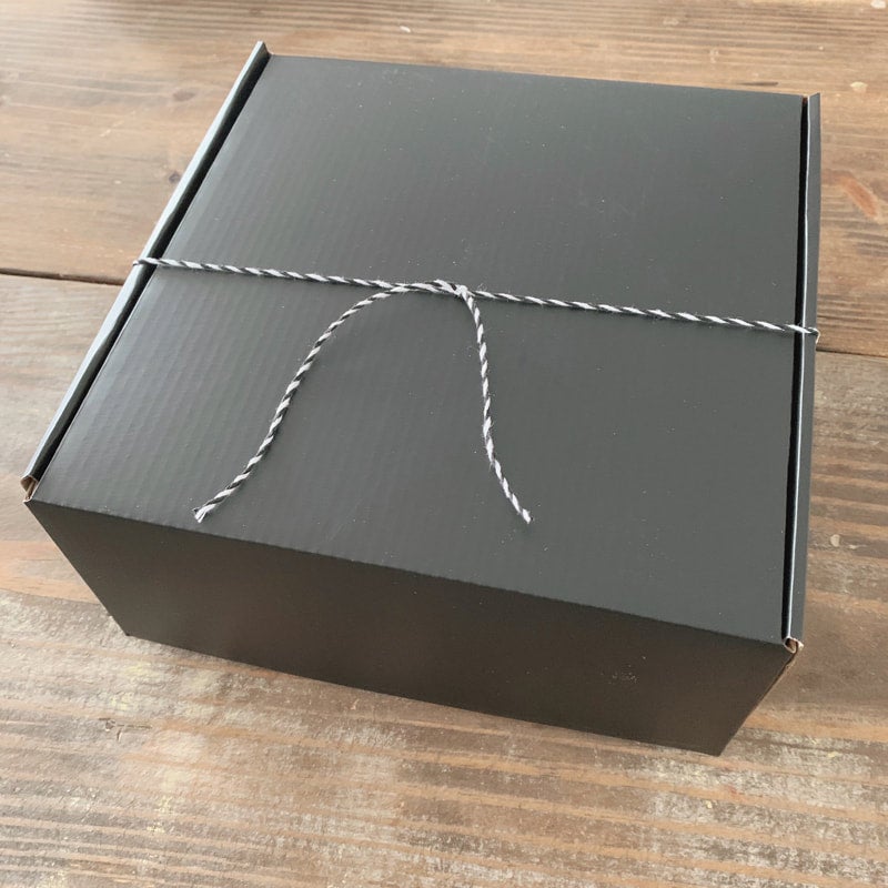 Black Gift Wrapping – iFramed